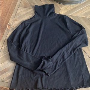 BooHoo lettuce turtleneck l/s top